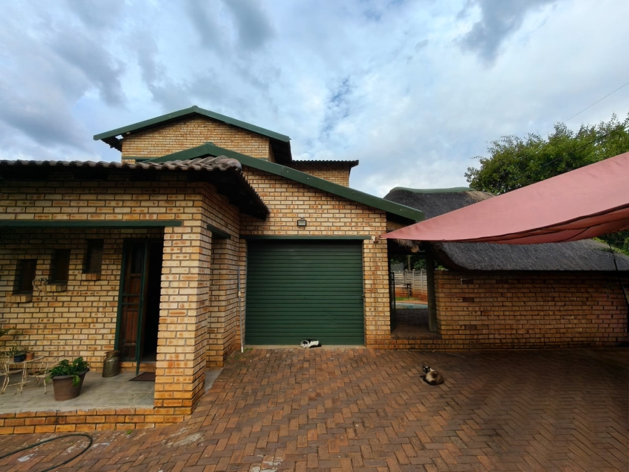 3 Bedroom Property for Sale in Protea Park North West